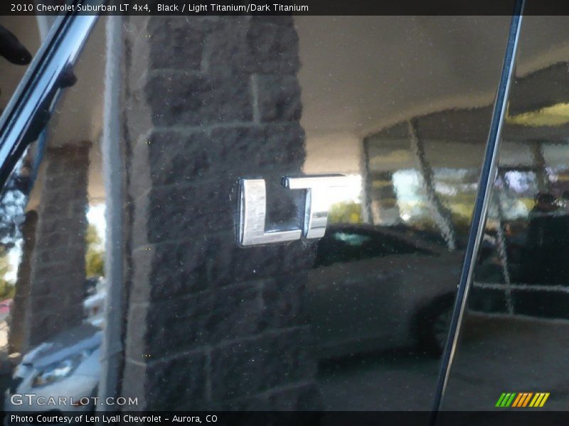 Black / Light Titanium/Dark Titanium 2010 Chevrolet Suburban LT 4x4