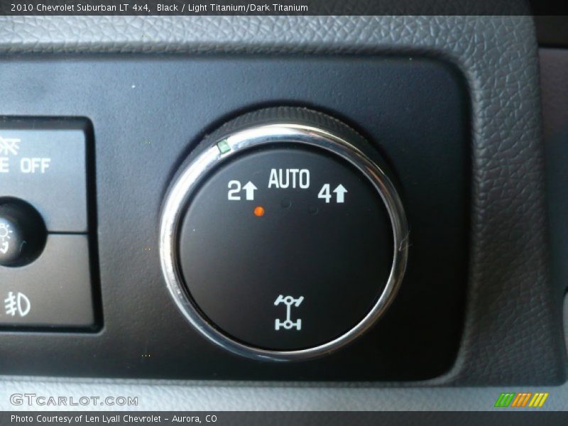 Black / Light Titanium/Dark Titanium 2010 Chevrolet Suburban LT 4x4