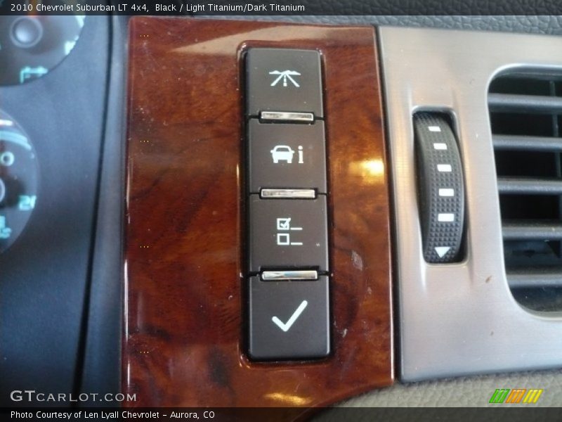 Black / Light Titanium/Dark Titanium 2010 Chevrolet Suburban LT 4x4