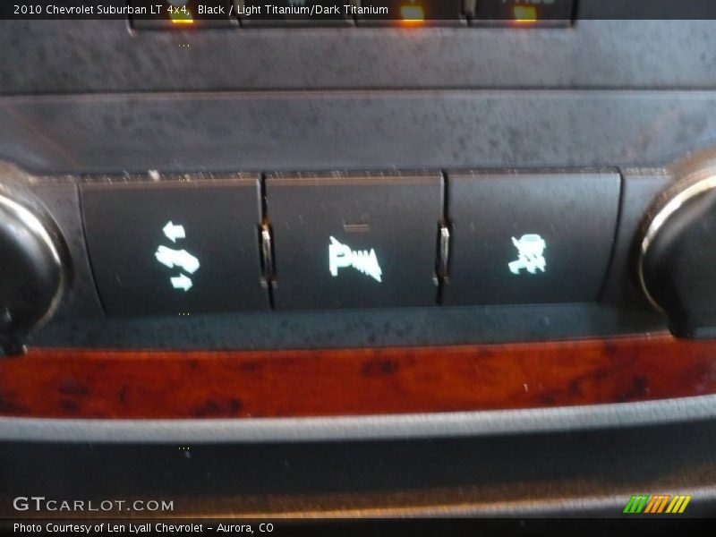Black / Light Titanium/Dark Titanium 2010 Chevrolet Suburban LT 4x4