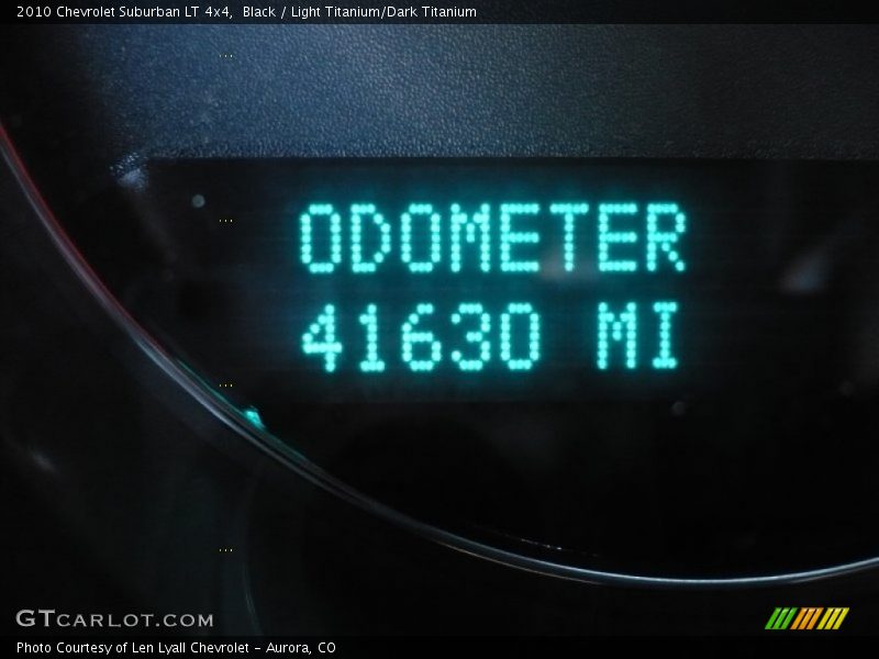 Black / Light Titanium/Dark Titanium 2010 Chevrolet Suburban LT 4x4