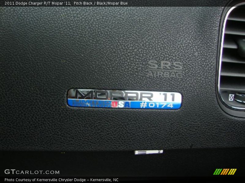  2011 Charger R/T Mopar '11 Logo