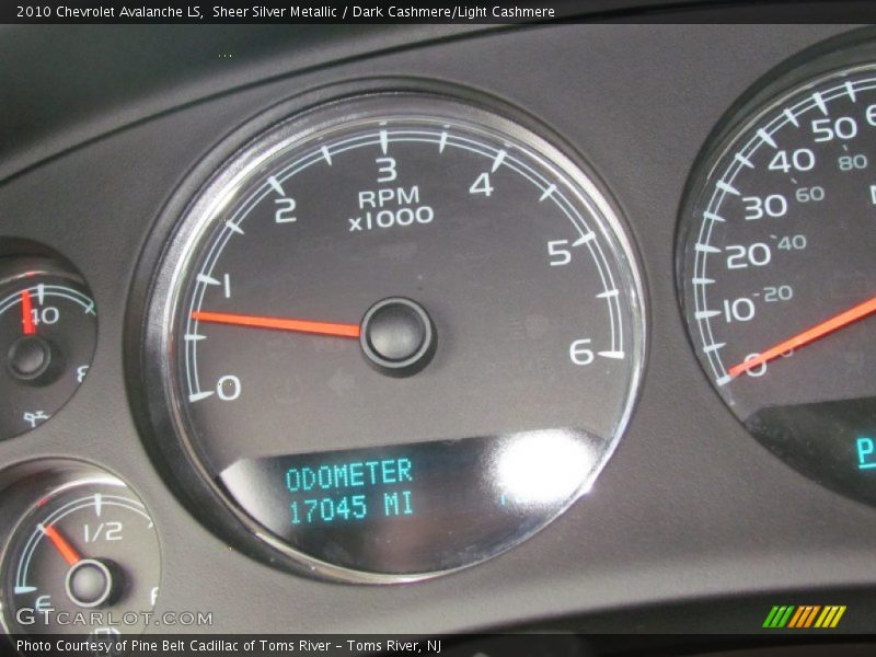 Sheer Silver Metallic / Dark Cashmere/Light Cashmere 2010 Chevrolet Avalanche LS