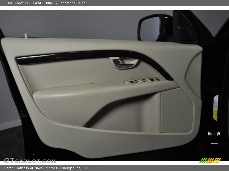 Black / Sandstone Beige 2008 Volvo XC70 AWD