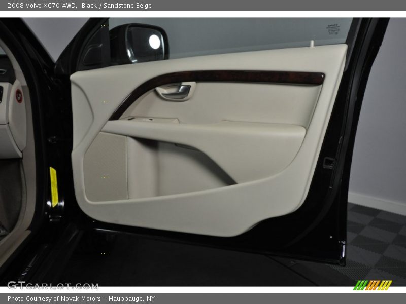 Black / Sandstone Beige 2008 Volvo XC70 AWD
