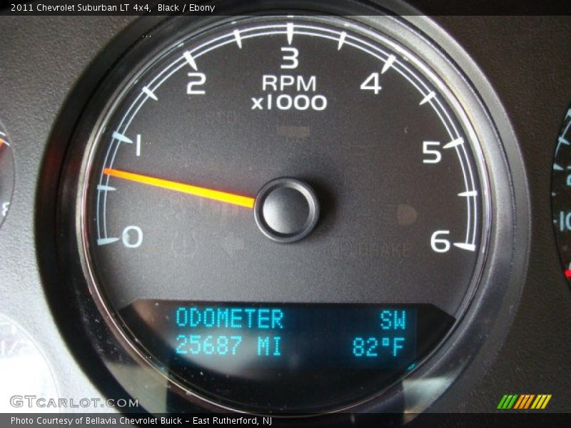 Black / Ebony 2011 Chevrolet Suburban LT 4x4