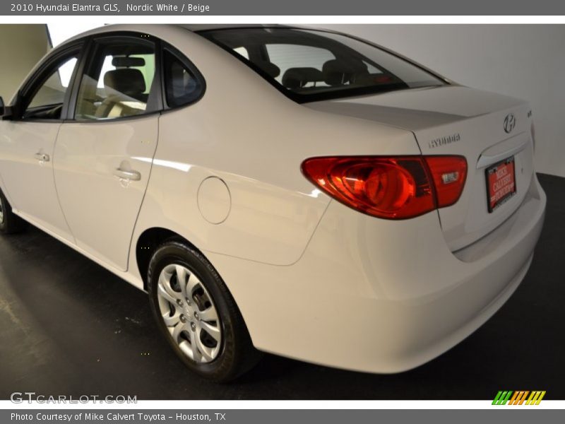 Nordic White / Beige 2010 Hyundai Elantra GLS