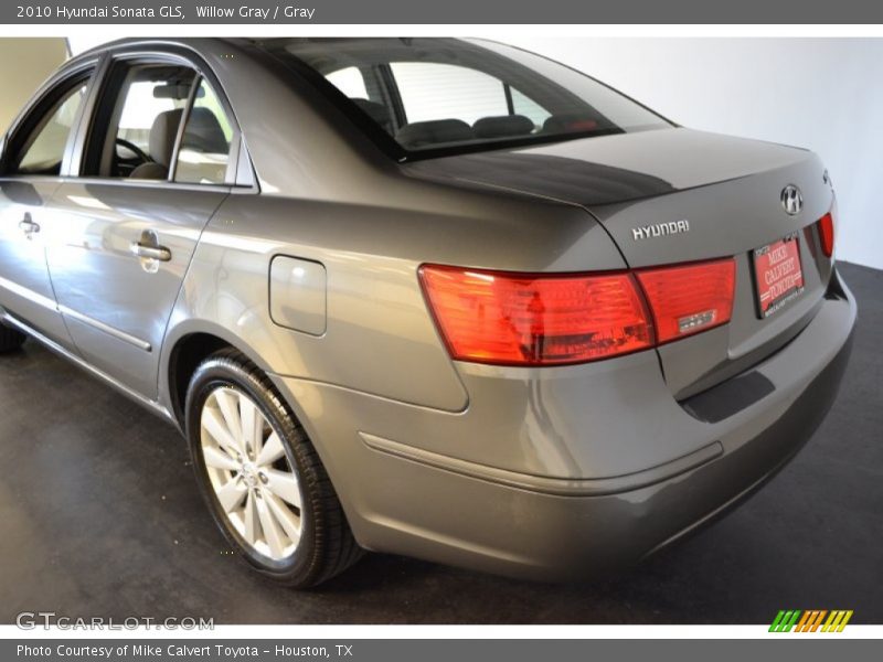 Willow Gray / Gray 2010 Hyundai Sonata GLS