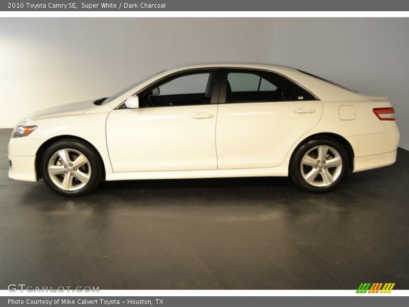 Super White / Dark Charcoal 2010 Toyota Camry SE