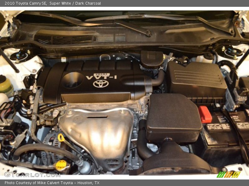 Super White / Dark Charcoal 2010 Toyota Camry SE