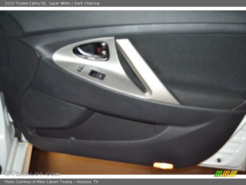 Super White / Dark Charcoal 2010 Toyota Camry SE