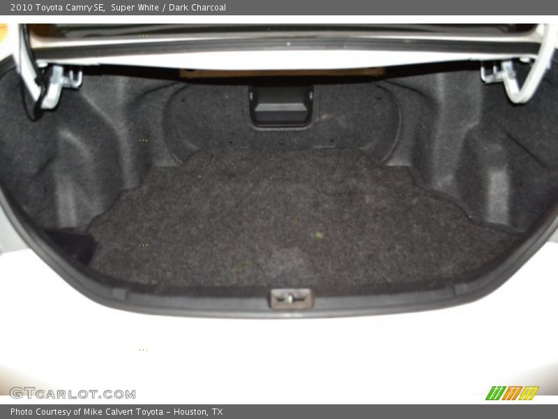 Super White / Dark Charcoal 2010 Toyota Camry SE