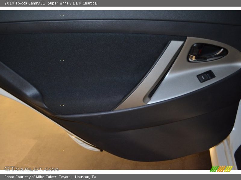 Super White / Dark Charcoal 2010 Toyota Camry SE