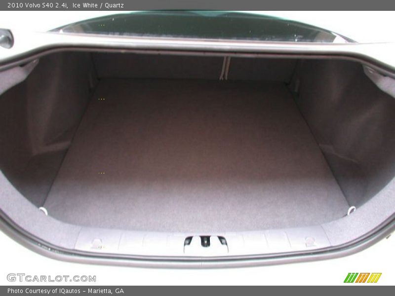 Ice White / Quartz 2010 Volvo S40 2.4i
