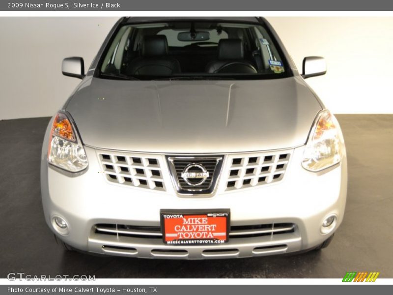 Silver Ice / Black 2009 Nissan Rogue S