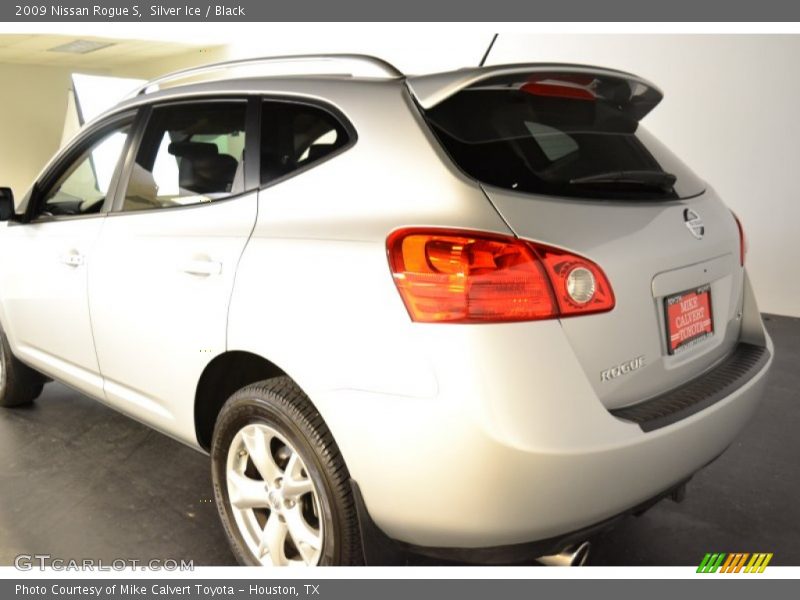 Silver Ice / Black 2009 Nissan Rogue S