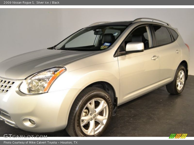 Silver Ice / Black 2009 Nissan Rogue S