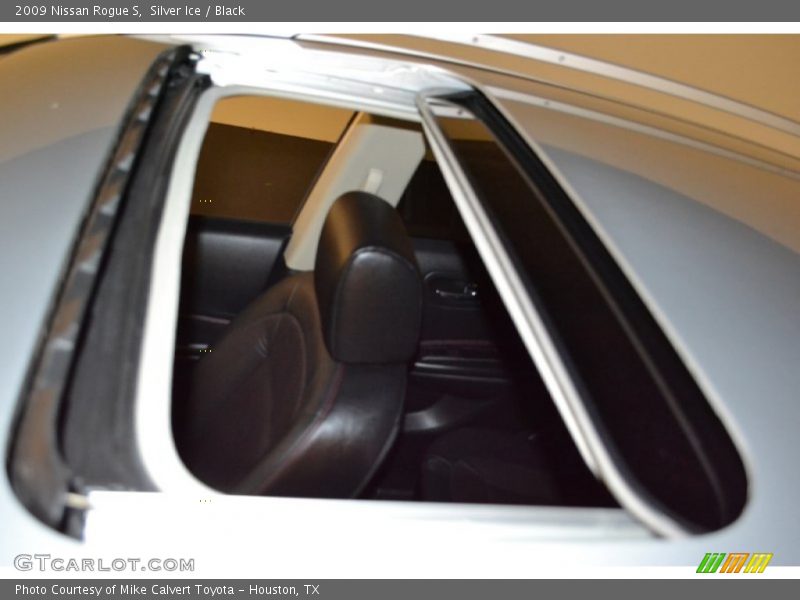 Silver Ice / Black 2009 Nissan Rogue S
