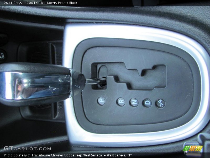 Blackberry Pearl / Black 2011 Chrysler 200 LX