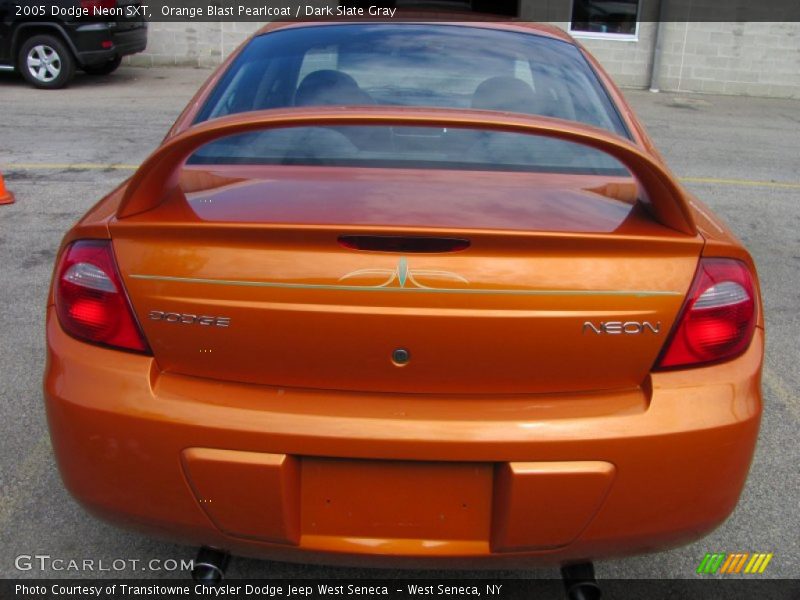 Orange Blast Pearlcoat / Dark Slate Gray 2005 Dodge Neon SXT