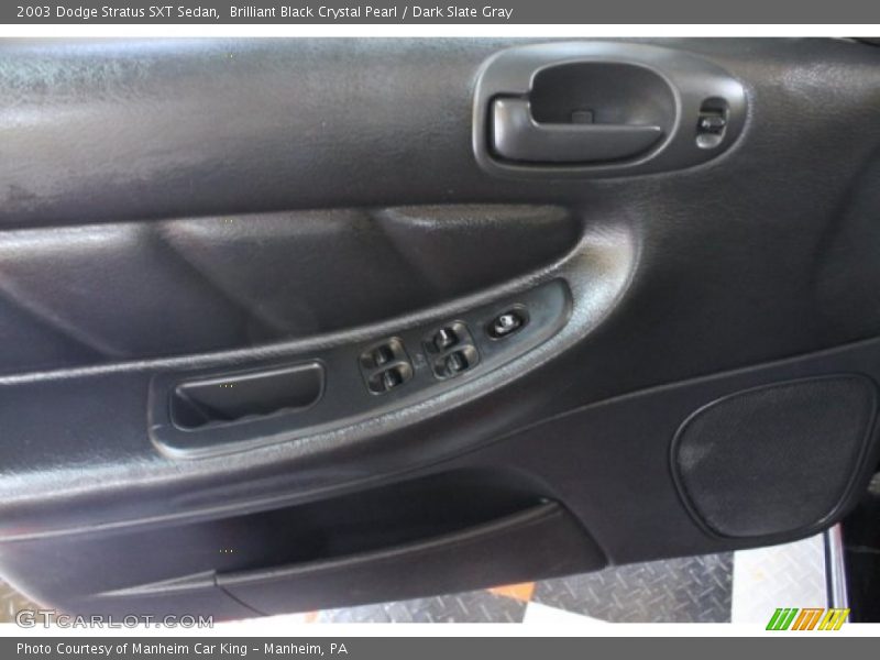 Brilliant Black Crystal Pearl / Dark Slate Gray 2003 Dodge Stratus SXT Sedan