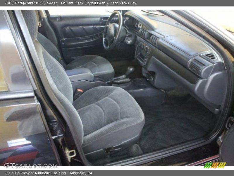 Brilliant Black Crystal Pearl / Dark Slate Gray 2003 Dodge Stratus SXT Sedan