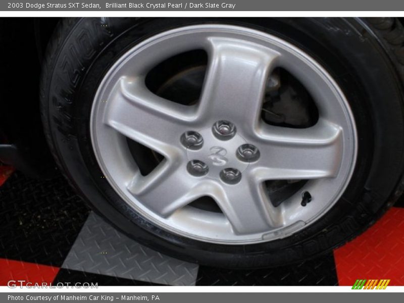 Brilliant Black Crystal Pearl / Dark Slate Gray 2003 Dodge Stratus SXT Sedan