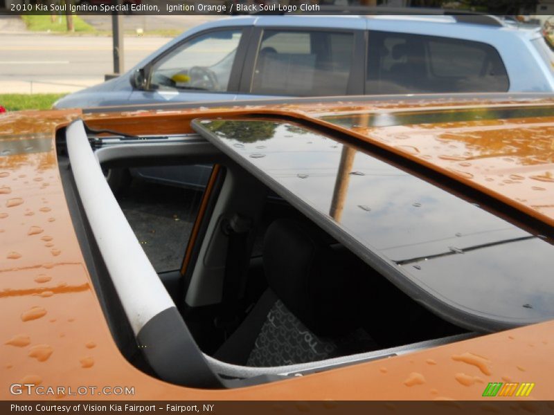 Sunroof of 2010 Soul Ignition Special Edition