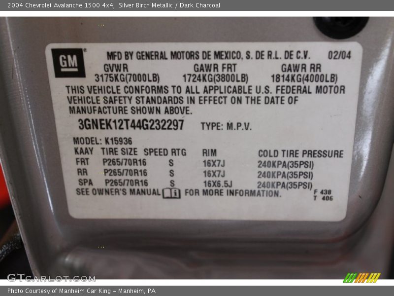 Silver Birch Metallic / Dark Charcoal 2004 Chevrolet Avalanche 1500 4x4