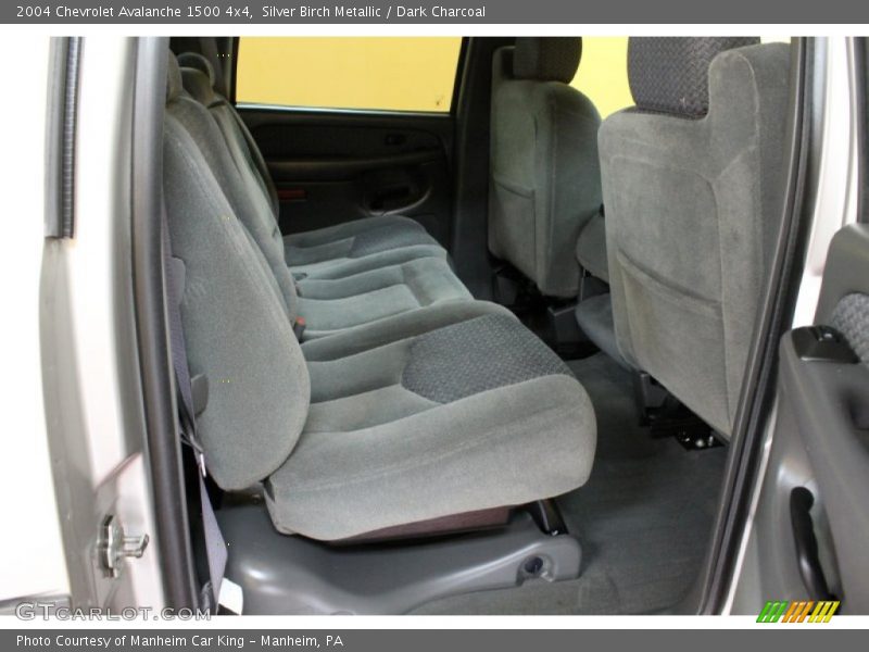 Silver Birch Metallic / Dark Charcoal 2004 Chevrolet Avalanche 1500 4x4