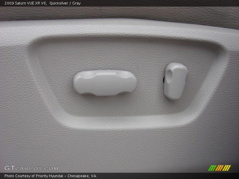 Quicksilver / Gray 2009 Saturn VUE XR V6