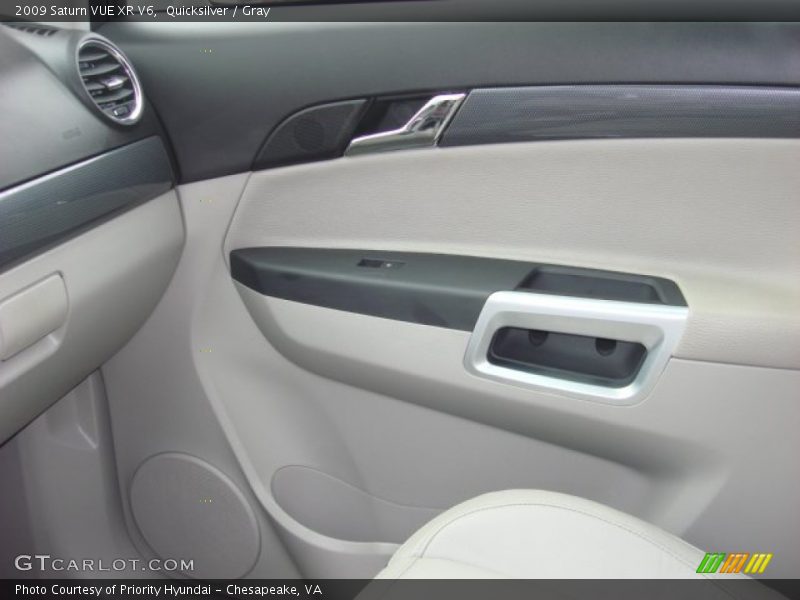 Quicksilver / Gray 2009 Saturn VUE XR V6