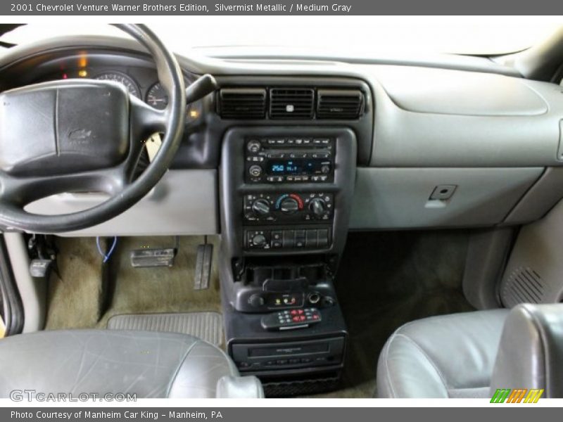 Dashboard of 2001 Venture Warner Brothers Edition