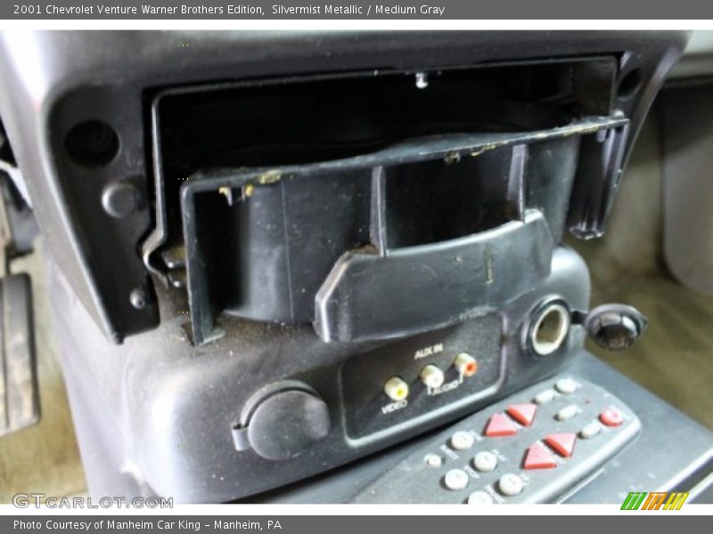 Silvermist Metallic / Medium Gray 2001 Chevrolet Venture Warner Brothers Edition