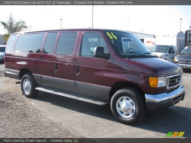 Toreador Red Metallic / Medium Flint Grey 2006 Ford E Series Van E350 XLT 15 Passenger