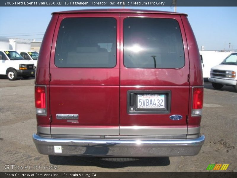 Toreador Red Metallic / Medium Flint Grey 2006 Ford E Series Van E350 XLT 15 Passenger