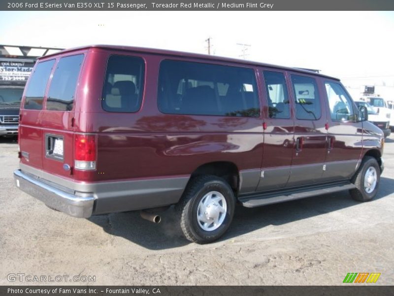 Toreador Red Metallic / Medium Flint Grey 2006 Ford E Series Van E350 XLT 15 Passenger