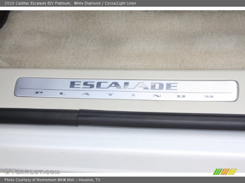  2010 Escalade ESV Platinum Logo
