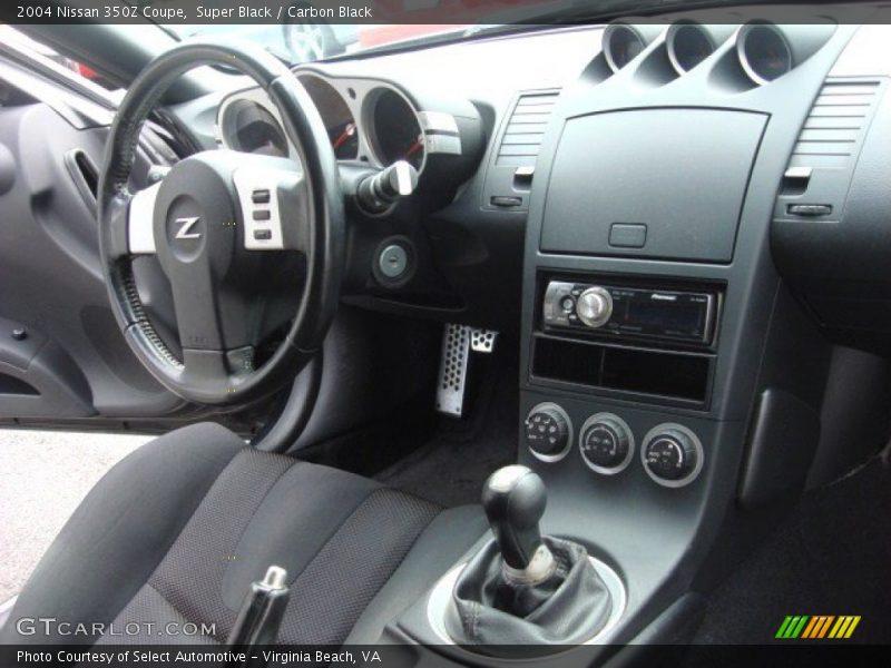 Super Black / Carbon Black 2004 Nissan 350Z Coupe