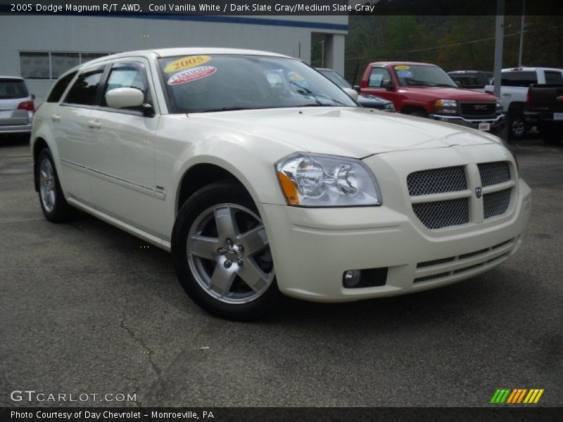 Cool Vanilla White / Dark Slate Gray/Medium Slate Gray 2005 Dodge Magnum R/T AWD