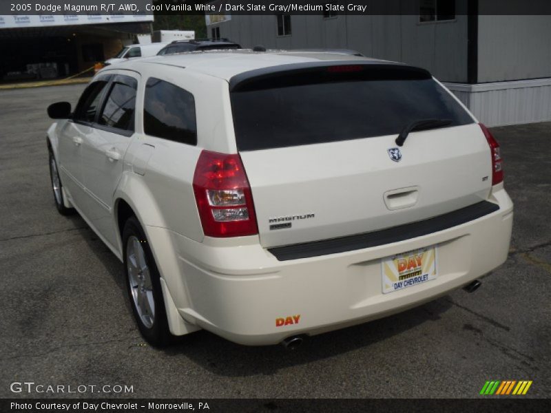 Cool Vanilla White / Dark Slate Gray/Medium Slate Gray 2005 Dodge Magnum R/T AWD