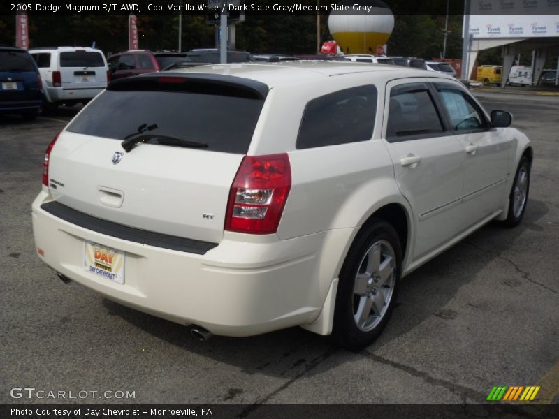 Cool Vanilla White / Dark Slate Gray/Medium Slate Gray 2005 Dodge Magnum R/T AWD