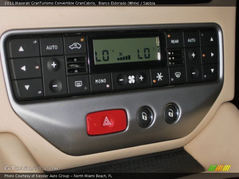 Bianco Eldorado (White) / Sabbia 2011 Maserati GranTurismo Convertible GranCabrio