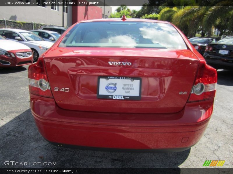 Passion Red / Dark Beige/Quartz 2007 Volvo S40 2.4i