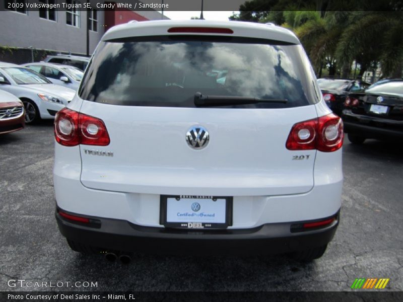 Candy White / Sandstone 2009 Volkswagen Tiguan SE