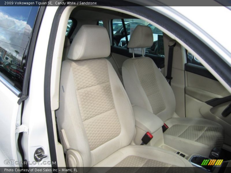 Candy White / Sandstone 2009 Volkswagen Tiguan SE