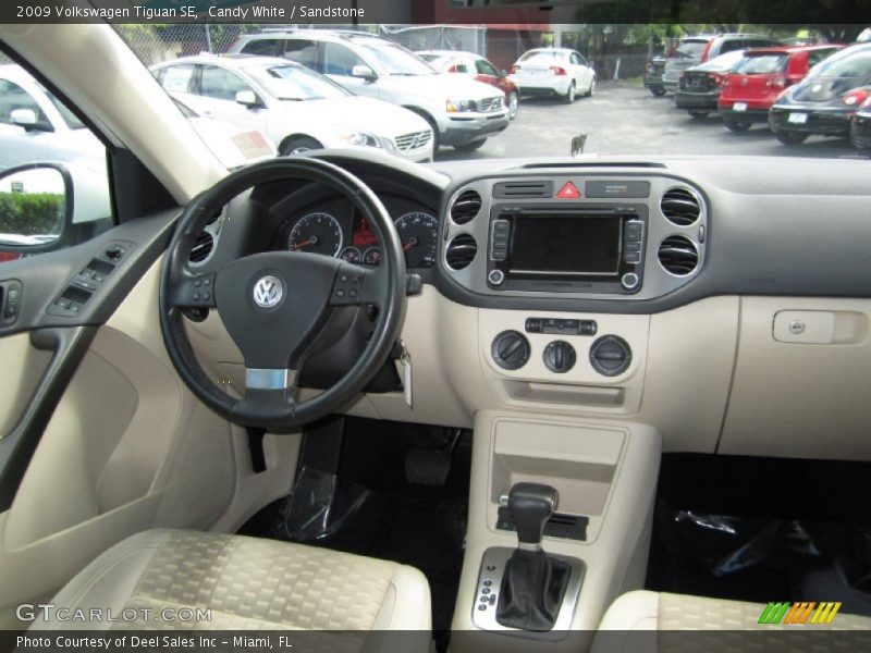 Candy White / Sandstone 2009 Volkswagen Tiguan SE