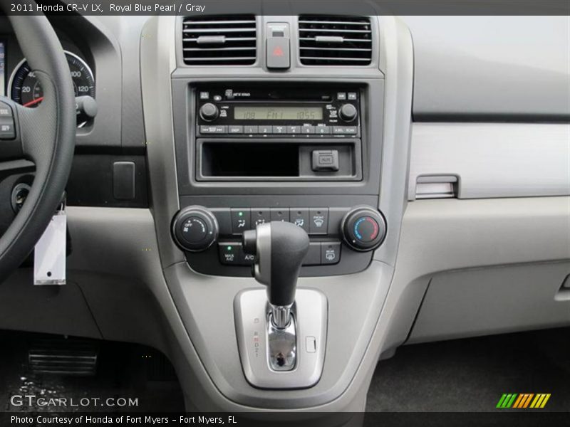Controls of 2011 CR-V LX