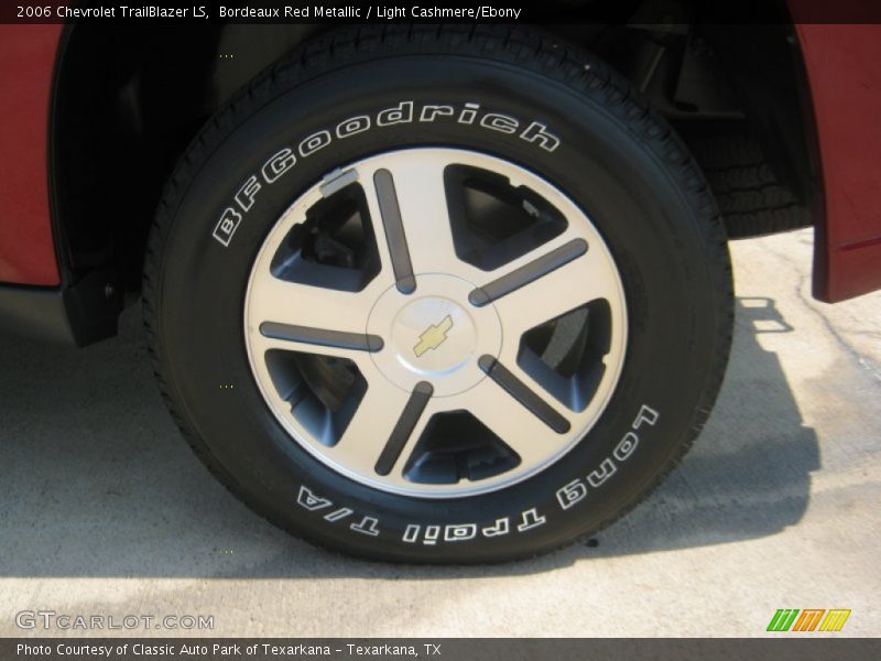 Bordeaux Red Metallic / Light Cashmere/Ebony 2006 Chevrolet TrailBlazer LS