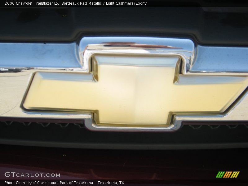 Bordeaux Red Metallic / Light Cashmere/Ebony 2006 Chevrolet TrailBlazer LS